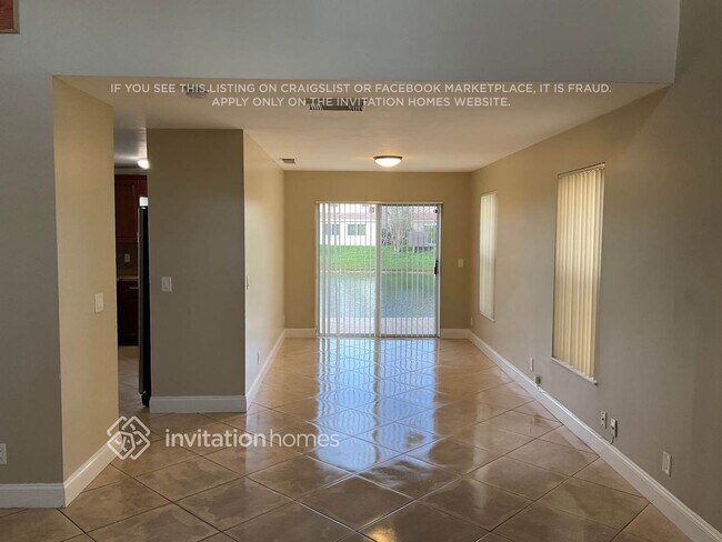 Building Photo - 7449 Santa Monica Dr