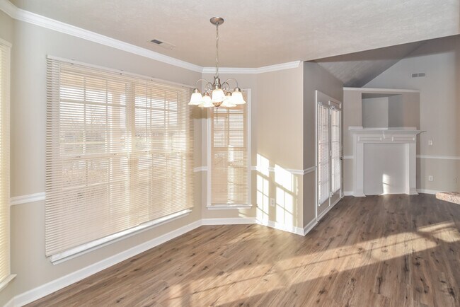 Foto del edificio - 237 Chestnut Oak Cir