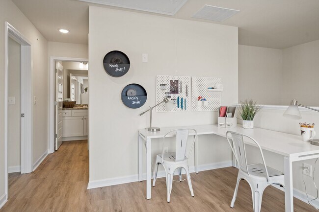 Foto del edificio - BRAND NEW 4 Bedroom/2.5 Bathroom Townhome in Conyers!