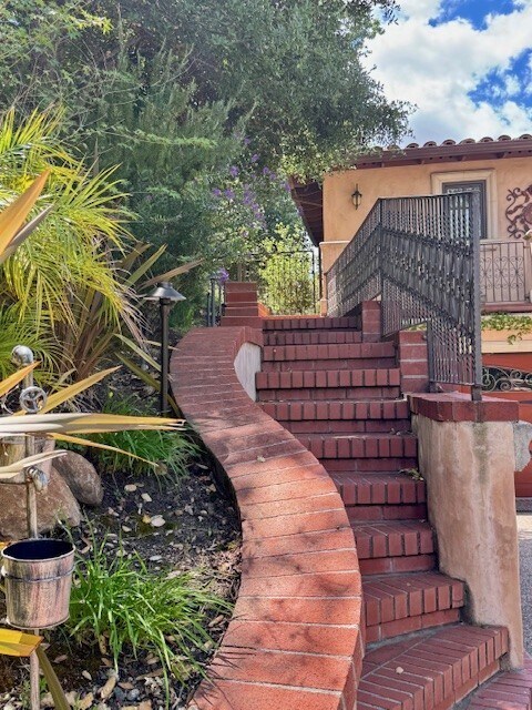 Foto del edificio - 125 Meadow Crest Ln