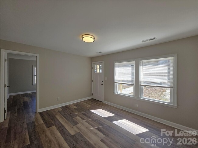 Foto del edificio - 1320 Ware Ave