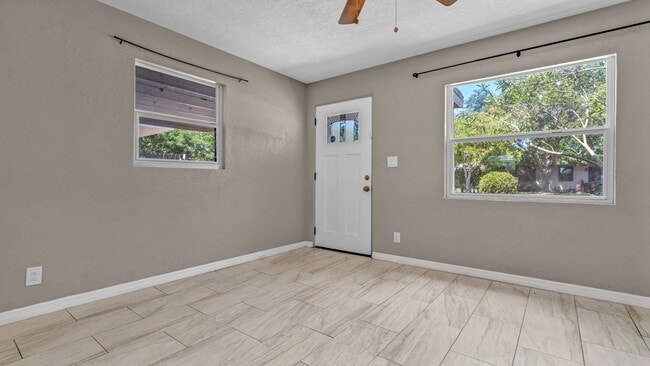 Foto del edificio - Charming 2bed/1bath Home in Tyrone/St Pete...