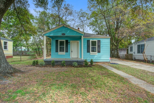 Photo - 2607 Madden Dr House