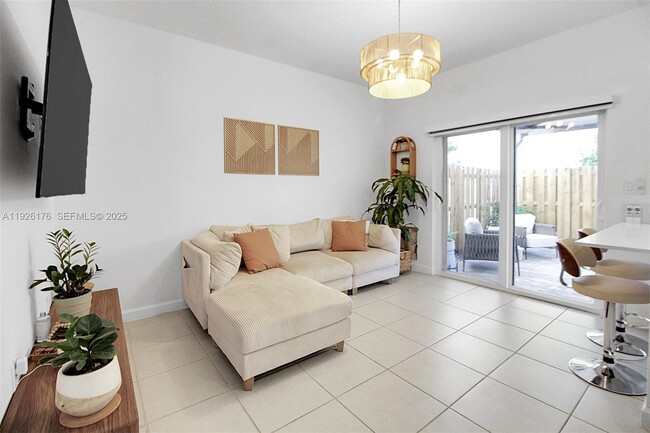 Foto del edificio - 2873 SE 24th Ave