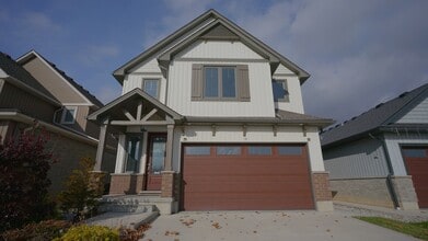 Building Photo - 89 Sanders Crescent