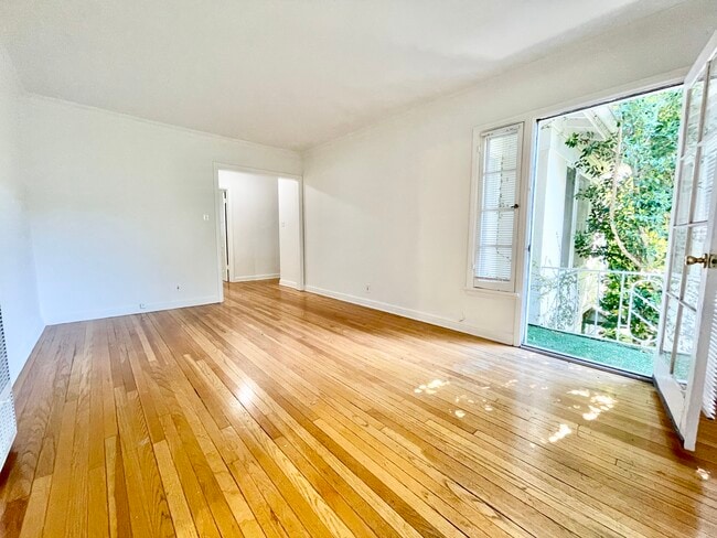 Foto del edificio - 12161 W Sunset Blvd