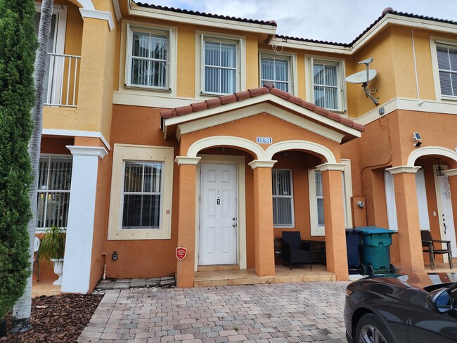 Building Photo - 10831 SW 240th Ln