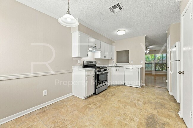 Foto del edificio - 205 W William Cannon Dr