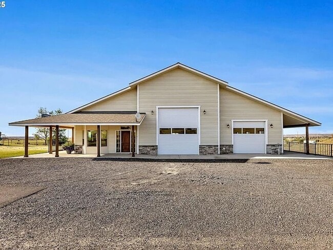 Foto del edificio - LUXURY FURNISHED ADU FOR RENT – 915 Sq. Ft. Private Retreat