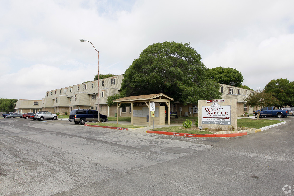 Primary Photo - Arbors at West Avenue Apartments