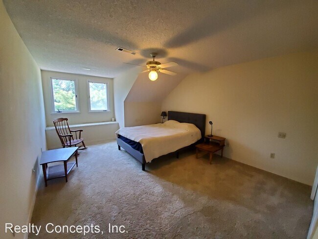 Building Photo - 3 br, 2 bath House - 2691 E. Joyce Blvd.
