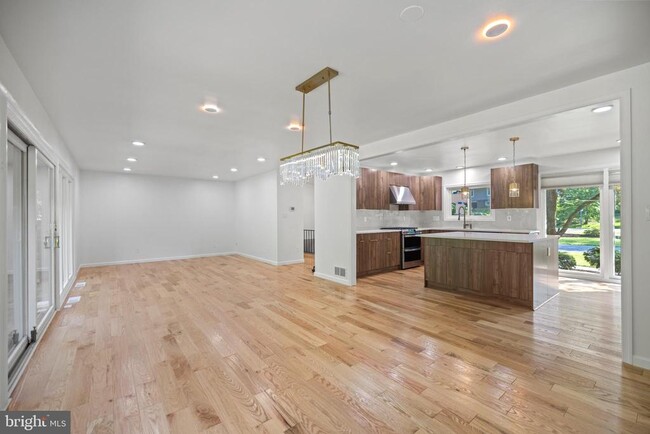 Foto del edificio - 4812 Randolph Dr