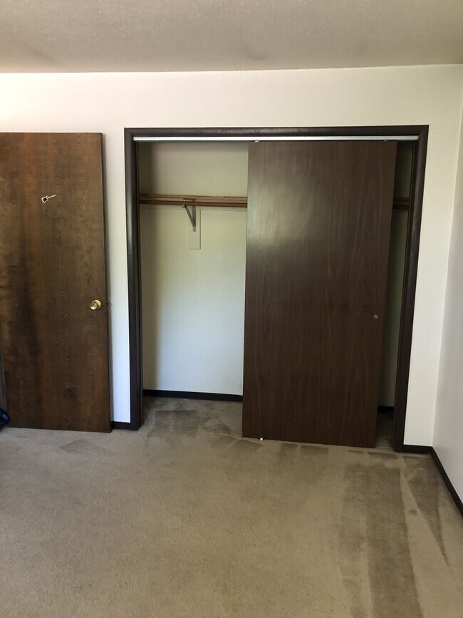 BR Closet - 92 Quarry Hill Rd