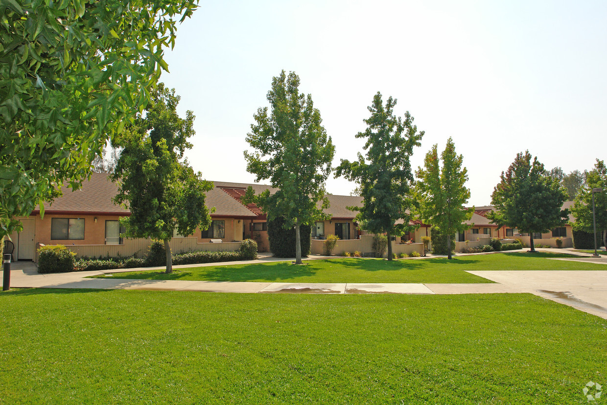 Foto principal - Poinsettia Street Apartments