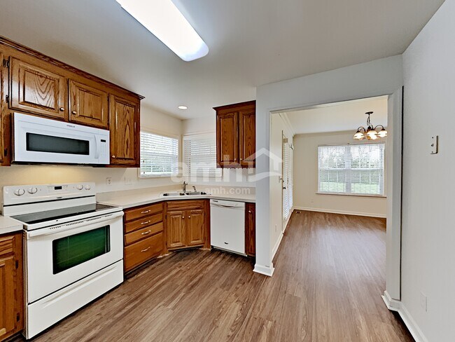 Foto del edificio - 1914 Amacher Dr