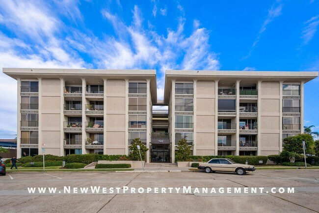 Foto del edificio - Expansive La Jolla Village 2 Bedroom at De...