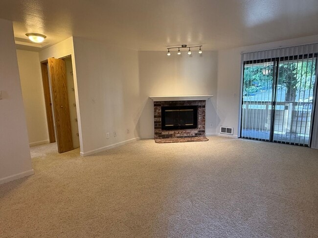 Interior Photo - Jackson Greens