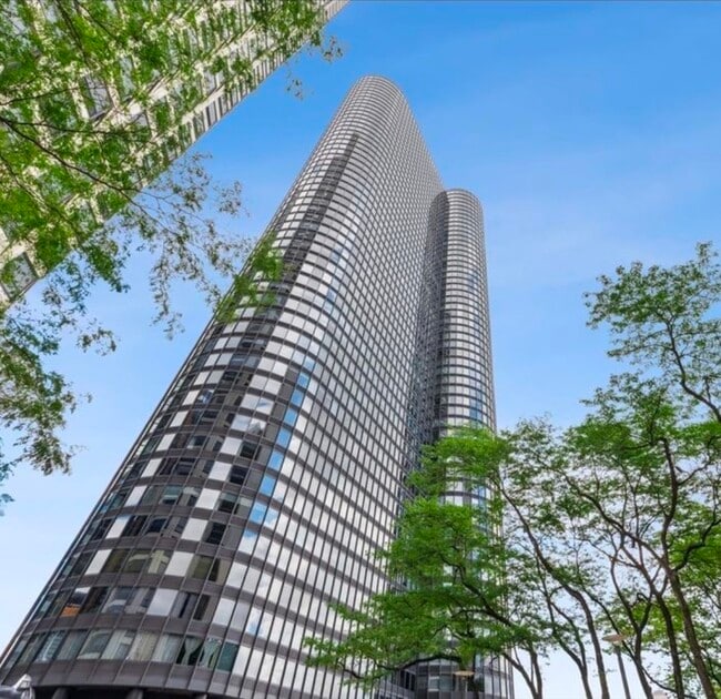 Building Photo - 155 N Harbor Dr