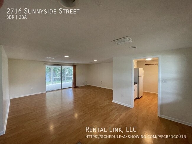 Building Photo - 2716 Sunnyside St