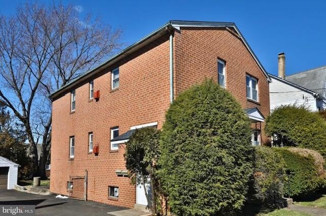 Foto principal - 227 Plymouth Ave
