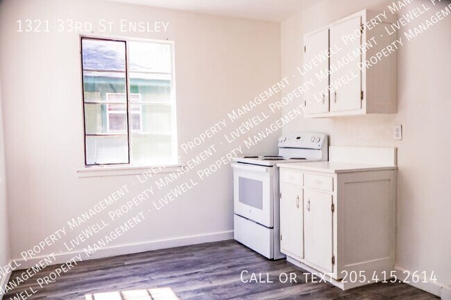 Building Photo - 1321 33rd St Ensley