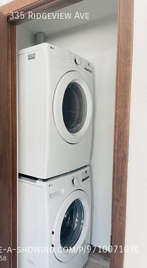 Building Photo - 335 Ridgeview Ave