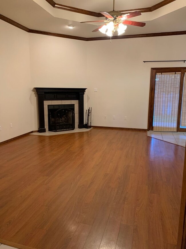 Foto del edificio - 4 bedroom 2 bath home