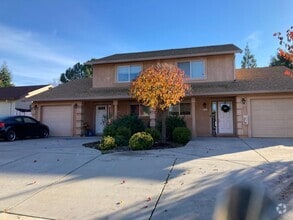 Building Photo - 1045-1047 Monterra Ln
