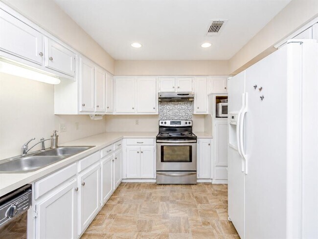 Foto del edificio - 2217 Parkside Dr