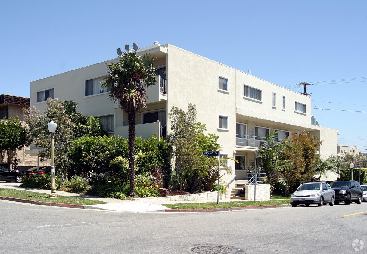 Primary Photo - 1700 Westholme Ave