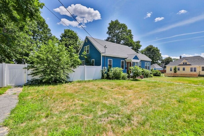 Building Photo - 151 Tolles St