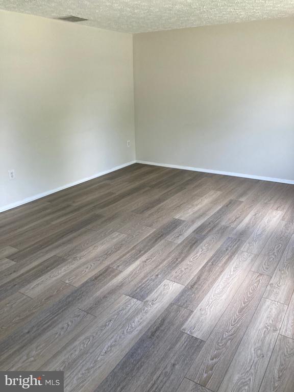 Foto del edificio - 6632 Pebble Ct
