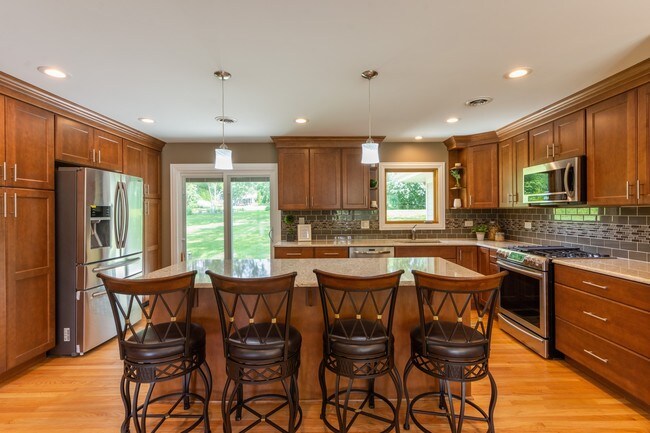 Foto del edificio - 321 Canterbury Ln