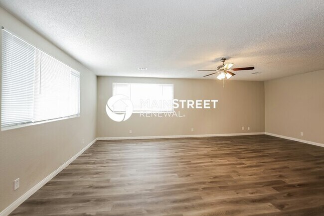 Building Photo - 4334 Cloverdale Ave