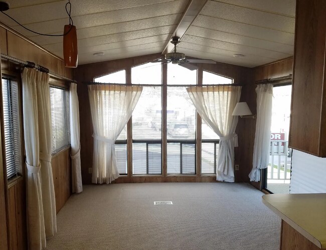 Building Photo - Snowbird Getaway Resort Living