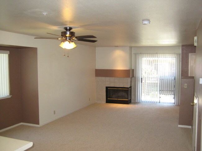 Building Photo - 1130 Pear Tree Ln