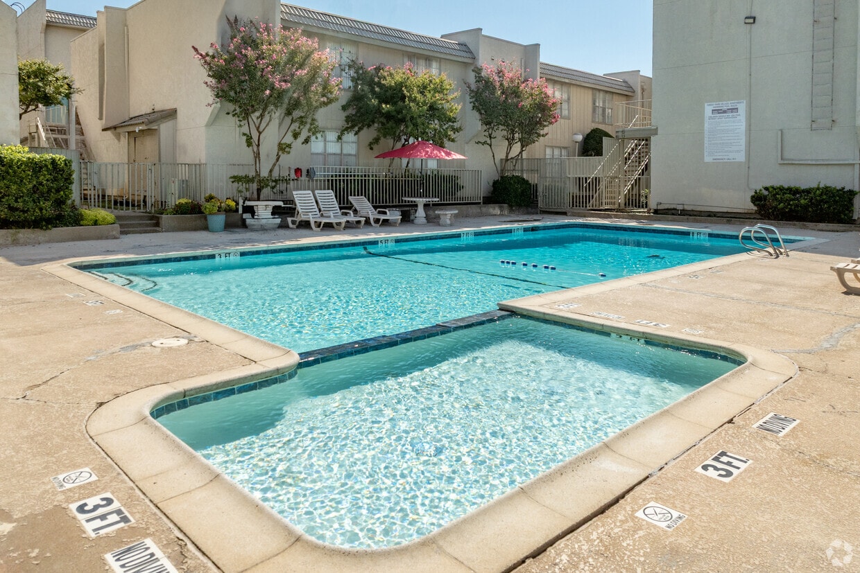 Foto principal - Forest Park Village