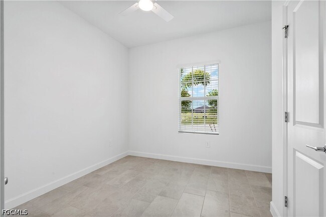 Foto del edificio - 14735 Bluewater Rd