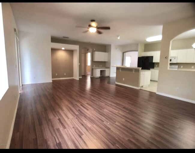 Building Photo - 3660 Hickory Park Dr