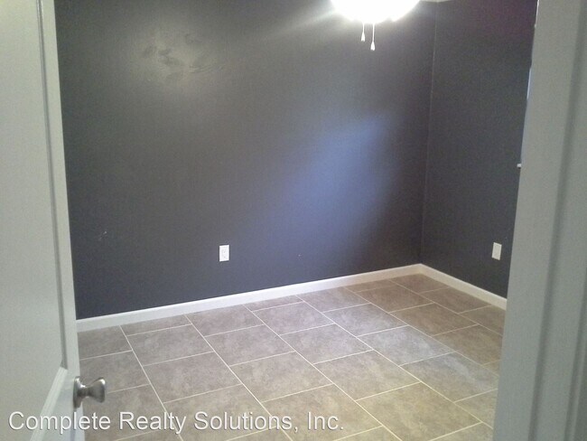 Building Photo - 2 br, 1 bath House - 255 Mango St.