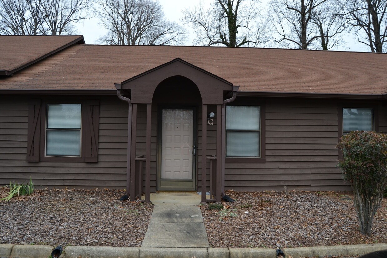 Primary Photo - 2 BR 2 Bath Townhome in The Arbors