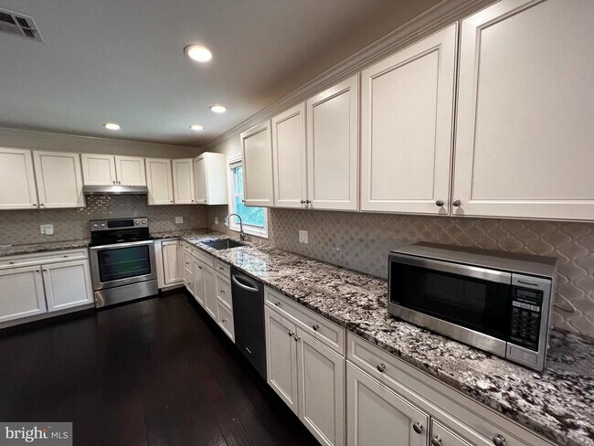 Building Photo - 1325 Trap Rd