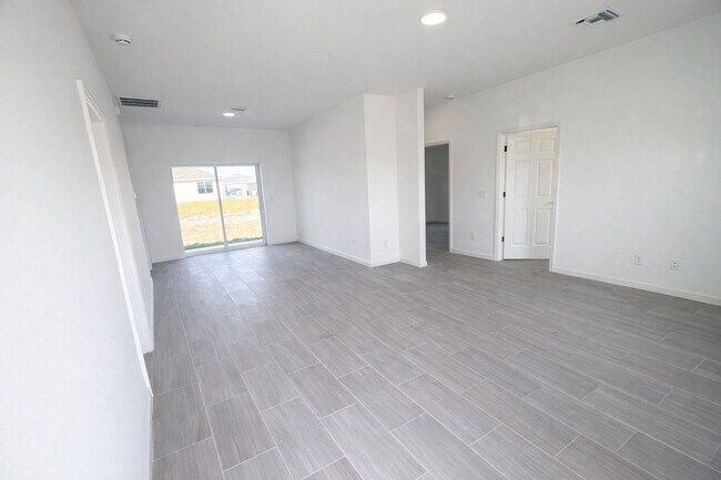 Foto del edificio - 1141 Columbo Ave S