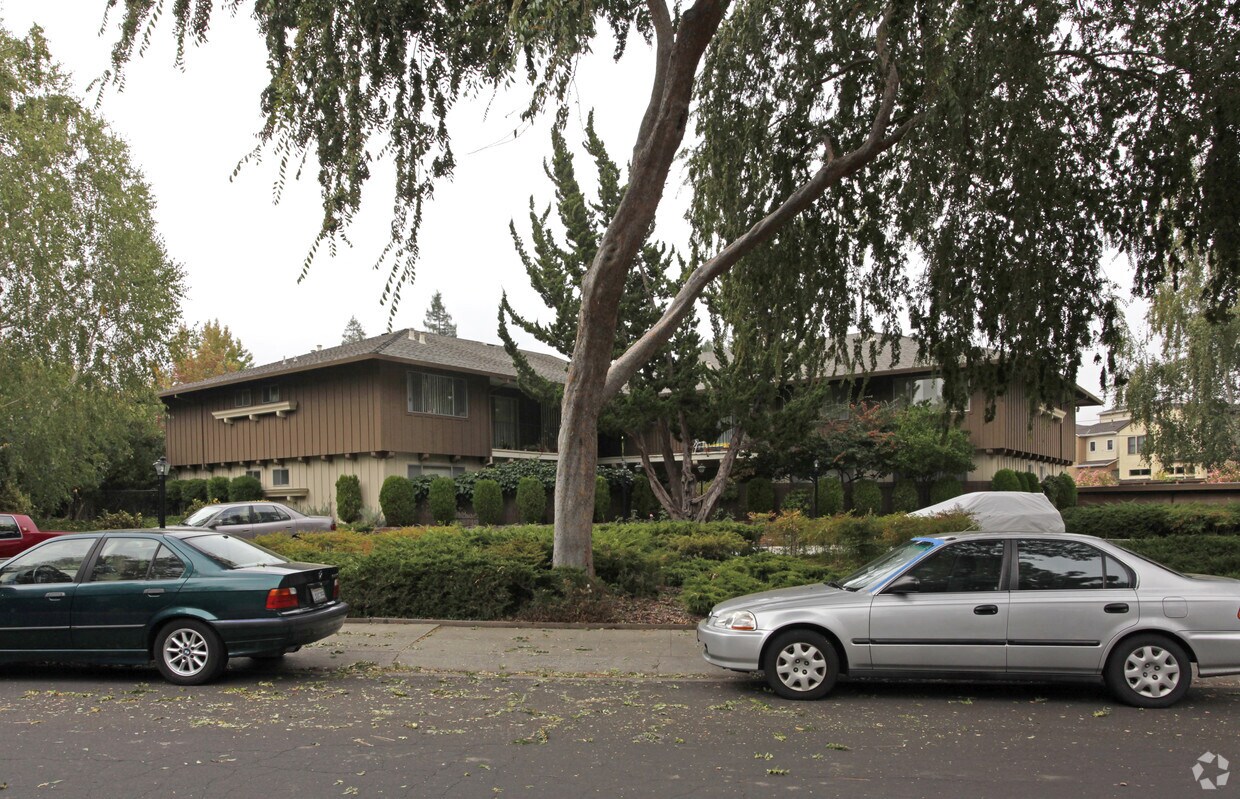 Foto del edificio - Wilkie Court Apartments