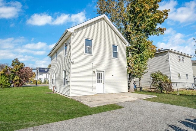 Building Photo - 1030 Prospect Ave