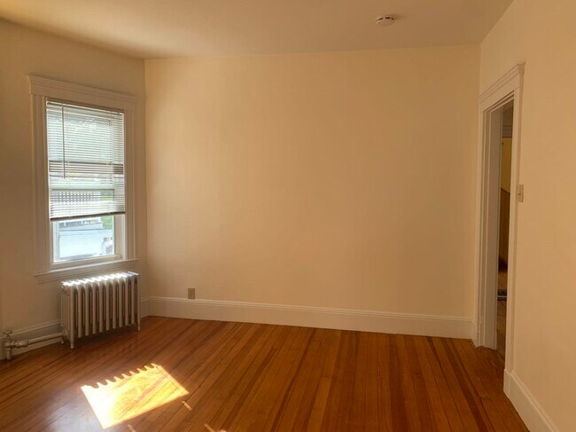 Building Photo - 52 Percival St
