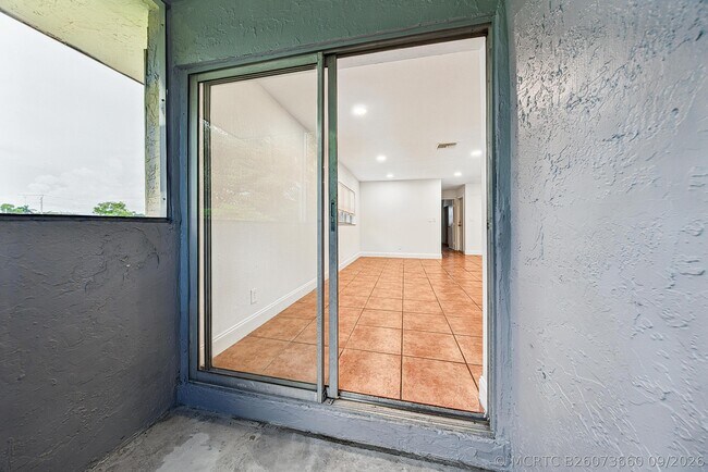Foto del edificio - 825 SW 10th St