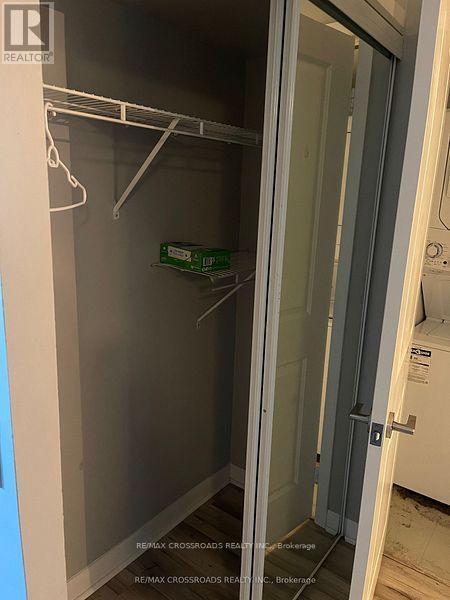 Photo du bâtiment - 30 Harrison Garden Blvd