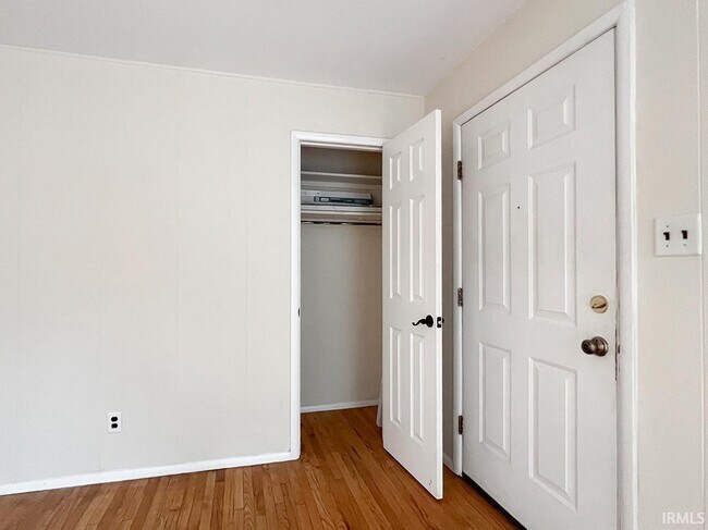 Foto del edificio - 2519 E 7th St