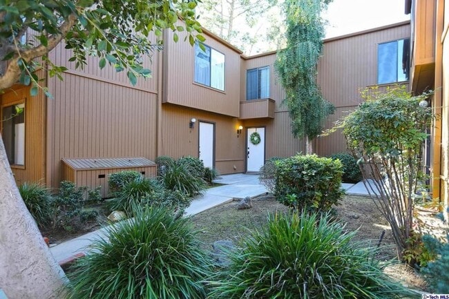 Building Photo - 91 Arlington Dr